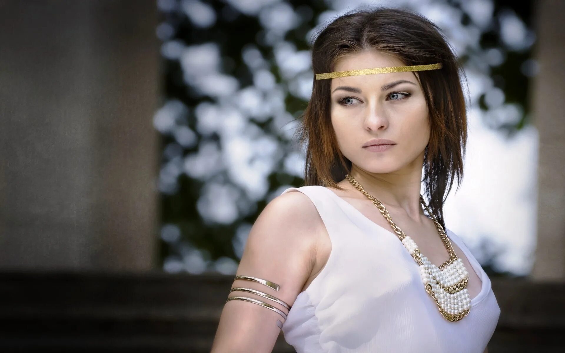 Образ в греческом стиле. Элина федорова фотосессия. Прически греческих богинь. Андри каратони греческая. Туника в греческом стиле.