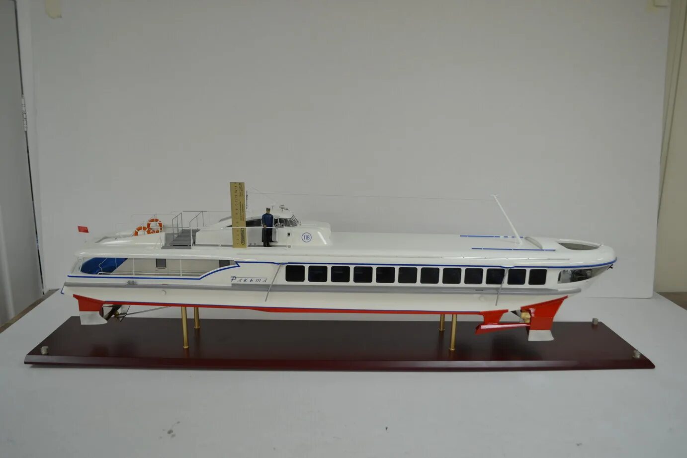 Модель пассажирского судна. Речной теплоход проекта 544 москвич. Пр. Модели речных теплоходов. Теплоход 301 проекта.