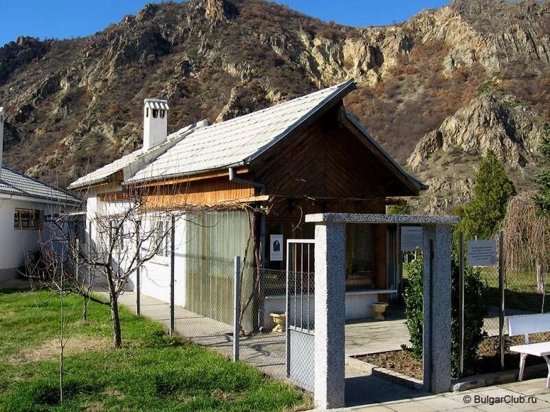 дом ванги. ванга дом в рупите. дом ванги. дом ванги. дом ванги.