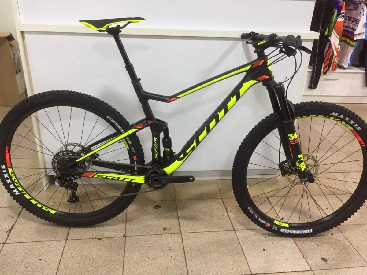 Scott scale 930. Scott spark 930. велосипед scott spark 950 2025. scott scale 930 2025.