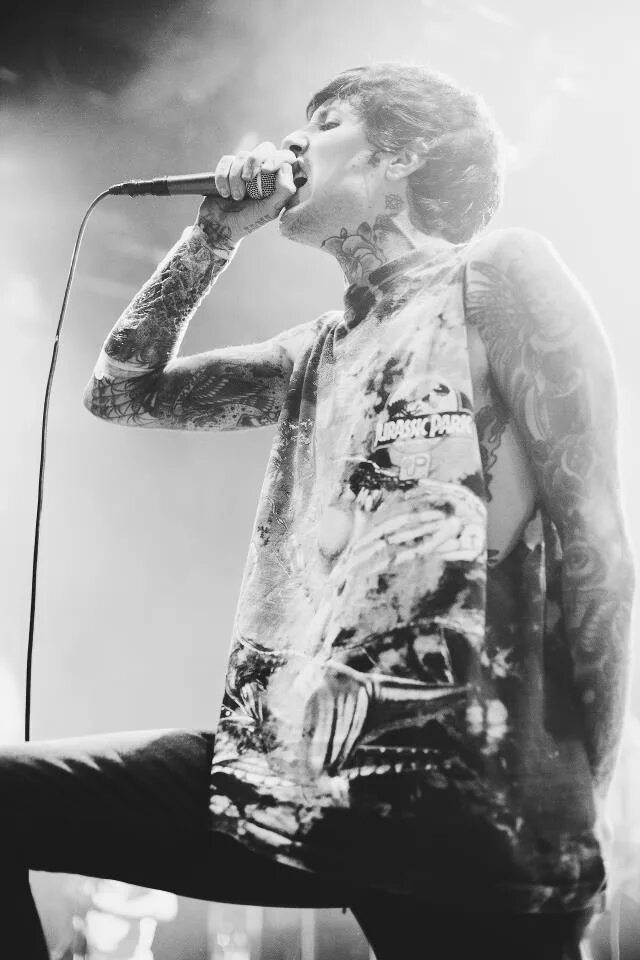 Bring me the horizon throne. Oliver Sykes. Oliver Sykes 2013. Bmth. Bring me the Horizon.