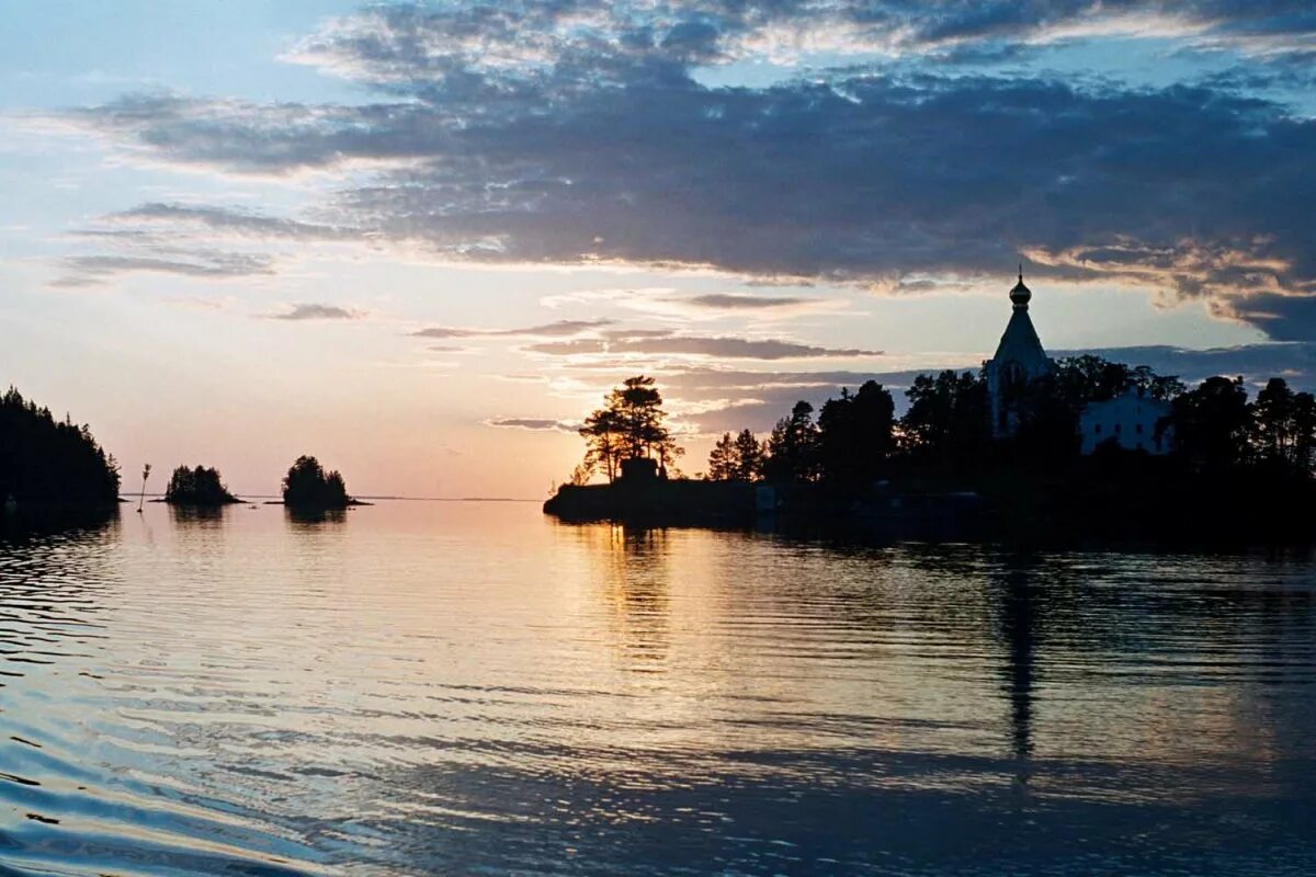 Валаам ифнс. Валаамский монастырь на Ладоге. Монастырь Карелия Валаам. Ладожское озеро, остров Валаам, Карелия. Валаам озеро Ладога.