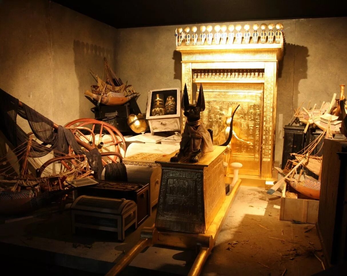 Фараон Тутанхамон Гробница. Гробница фараона Тутанхамона. Сокровища гробницы фараона Тутанхамона. Древний Египет Гробница Тутанхамона. Страна где находится гробница тутанхамона
