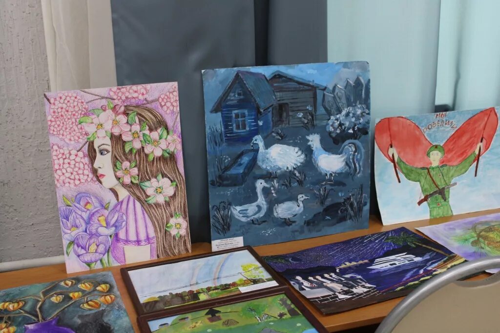 Конкурс рисунков. Представить конкурсные работы. Конкурс 9 мая традициям жить. Конкурс творчество юных любимому городу. Представить конкурсные работы.