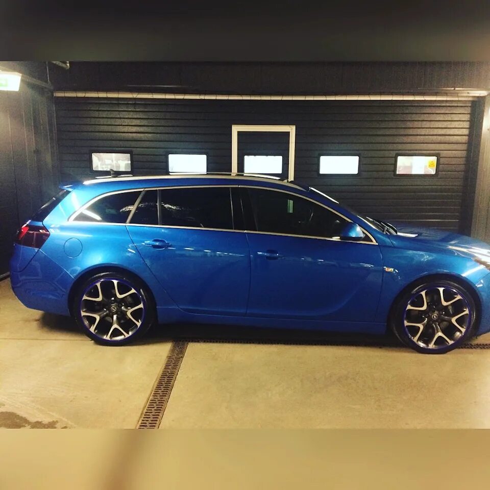 Колесо опель универсал. Opel Insignia OPC r18. Opel Insignia OPC Sports Tourer. Opel Insignia OPC Wagon. Инсигния ОПС универсал.