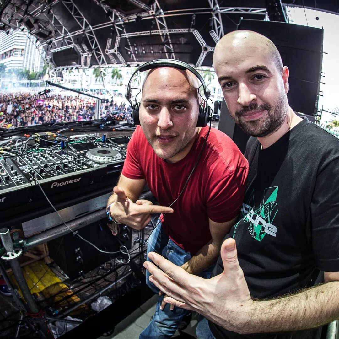 John o callaghan remix. Группа aly &amp; fila. john o callaghan. aly &amp; fila фото. фото диджея aly and fila.