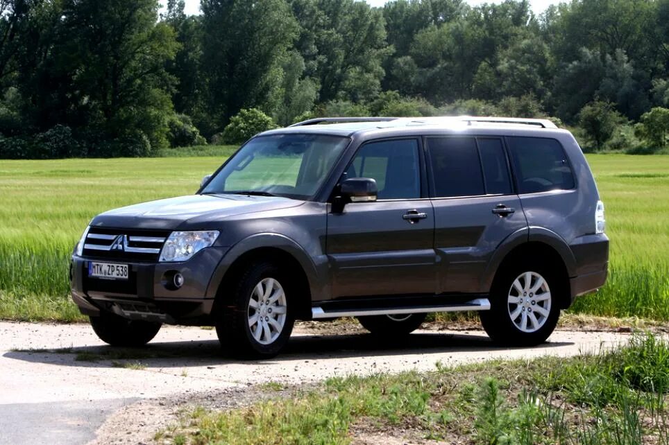 Мицубиси паджеро номер. Mitsubishi Pajero 3. Mitsubishi Pajero 4 2006. Mitsubishi Pajero IV 2006. Мицубиси Паджеро 3.2 LWB.