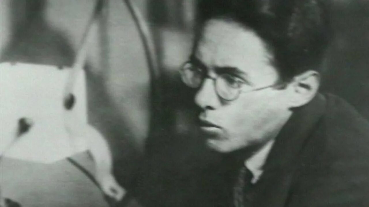 Диктор радио в великую отечественную. Юрий левитан. левитан диктор. портрет юрия борисовича левитана. юрий левитан 1983.