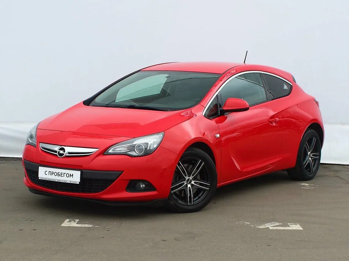 Red astra. Opel astra красная. опель gtc красный.