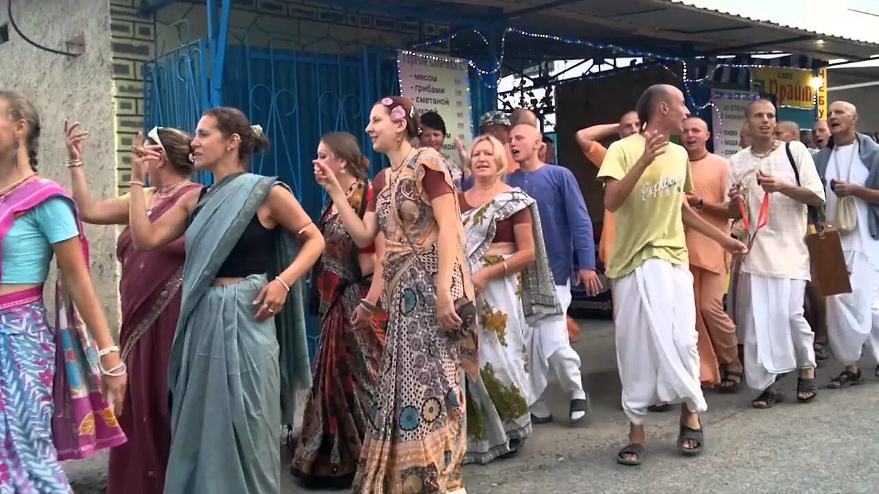 Хали кришна религия. Секта хари. Кришнаиты масунов михаил. «харе кришна» (кришнаиты). Хари хари кришна секта.