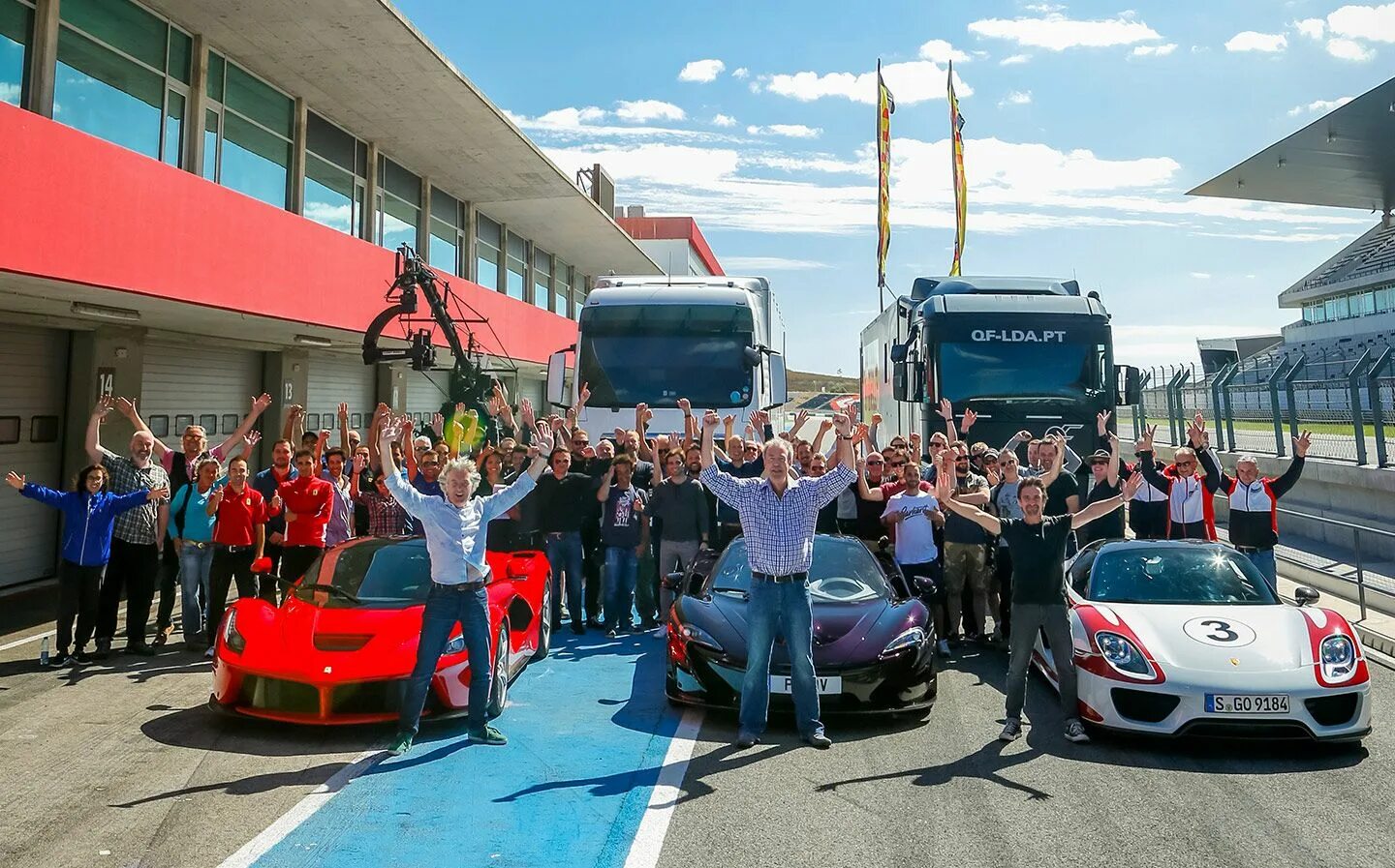 Grandes tours. Гранд тур ведущие. Grandes tours. Grand tour studio. Гранд туроператор.