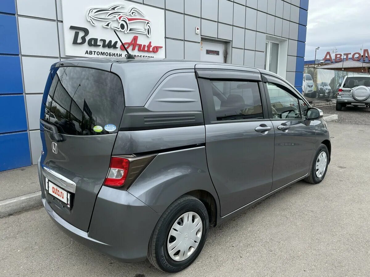 Honda spike купить. Honda freed 2012. Хонда Спайк 2012. Хонда Спайк 2000. Honda freed Spike 2012.