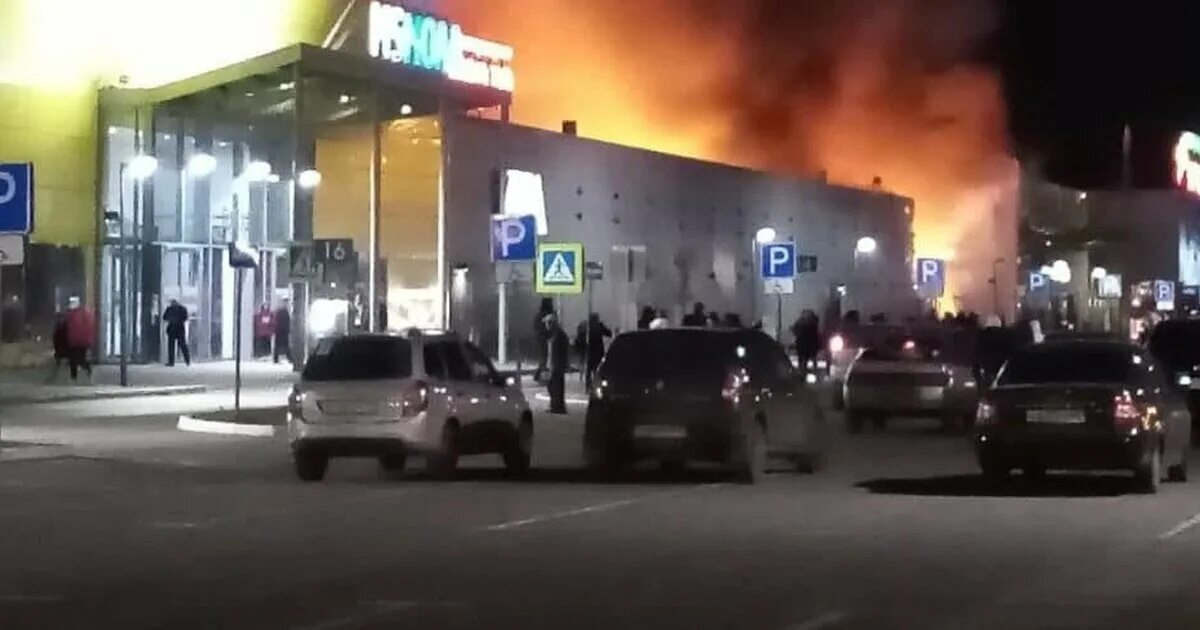 В каком тц был пожар. Премьер рязань пожар. пожар в тц 2025. тц премьер рязань пожар 21.09.2025. бибирево тц пожар.