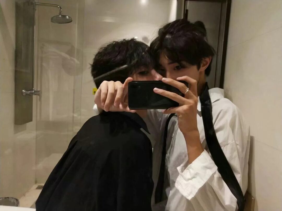 Два друга корейца. Улззанг ольджан пара. Два парня корейца. Совмы парни. Совмы парни.