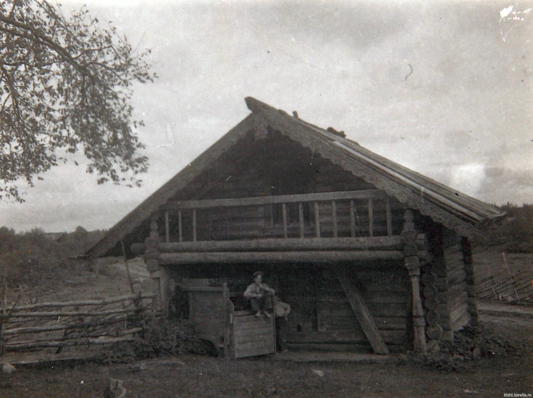 Народный амбар днр. Народный амбар. Народный амбар днр. Амбар из деревни коккойла. Кижи амбар из деревни коккойла.