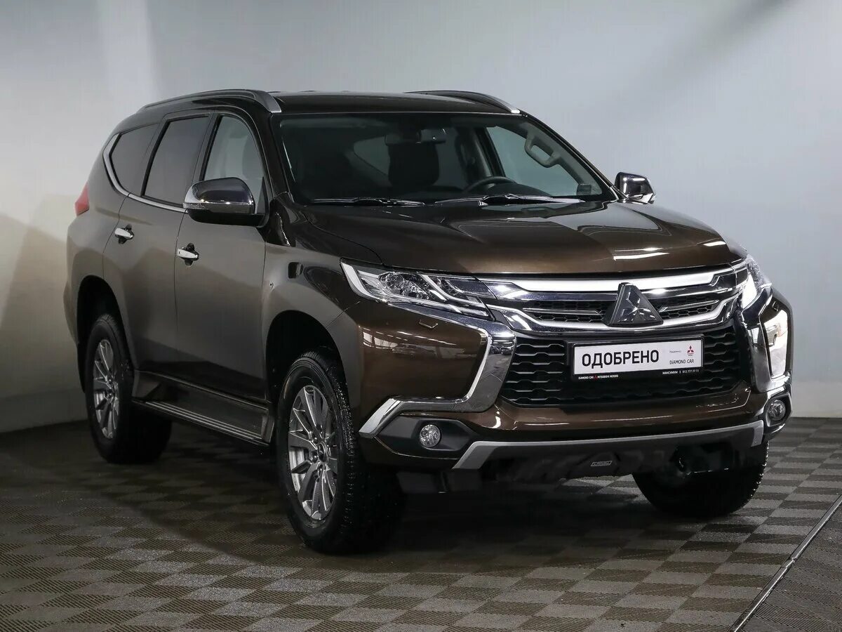 Мицубиси паджеро 2018. Митсубиси Паджеро спорт 2018. Mitsubishi Pajero Sport 4 поколения. Mitsubishi Pajero Sport 2018. Митсубиси Паджеро спорт 2018 коричневый.