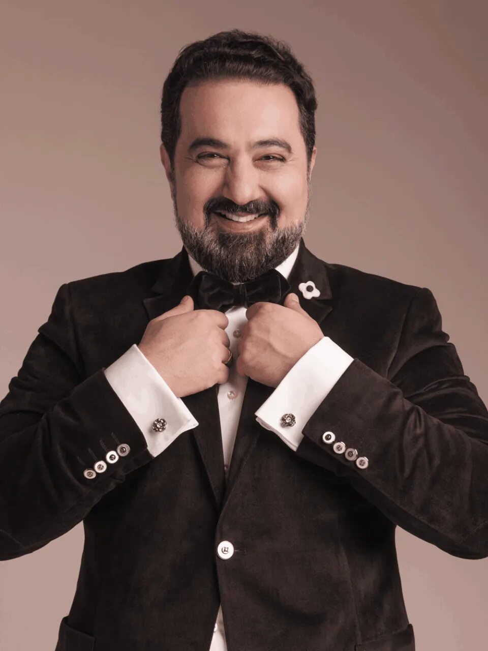 Оперные певцы большого. Певицы оперы большого театра. Солист большого театра эльчин азизов. Владимир чернов оперный певец. Василий ладюк баритон.