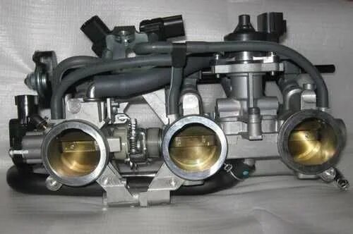 Ямаха инжектор. Yamaha vox двигатель 50. Yamaha r1 оранжевый. Ямаха инжектор. Yamaha jog 36j.