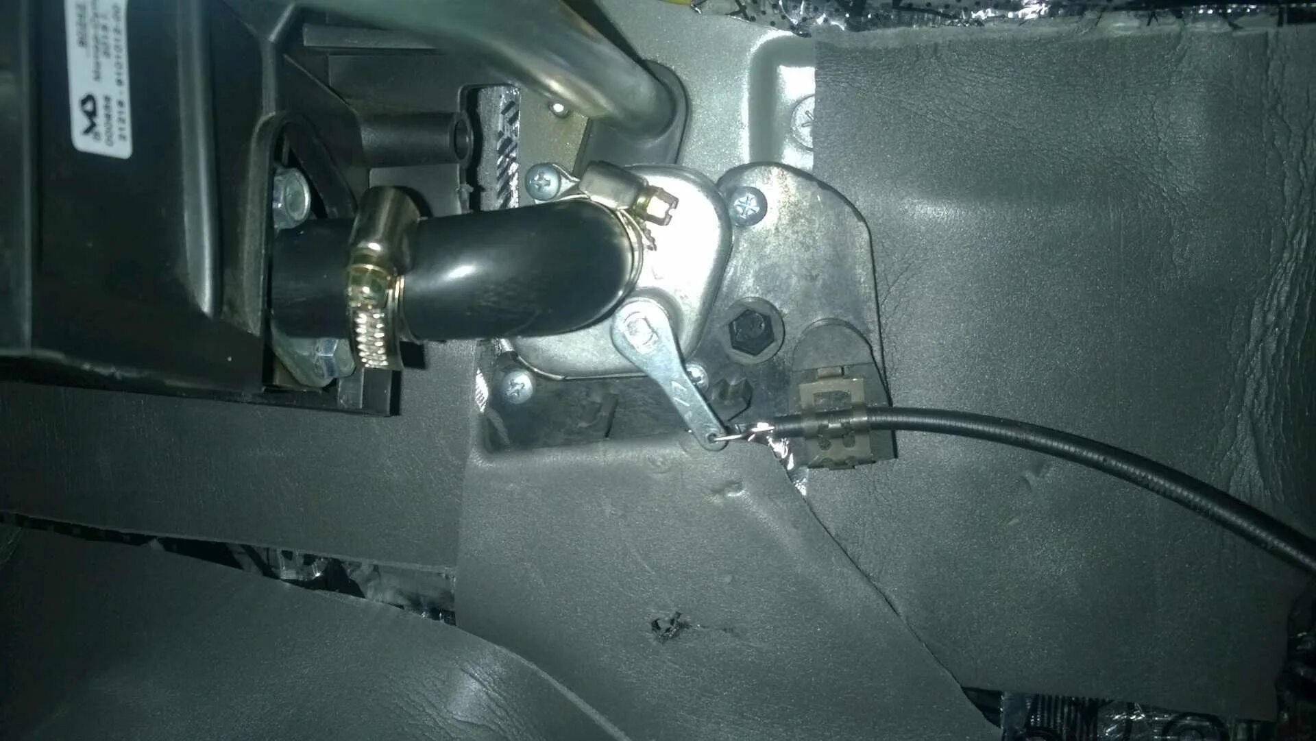 Кран печки нива 2131. Кран отопителя шеви нива. Кран печки chevrolet niva. Кран печки нива 21213. Кран отопителя нива 21213.