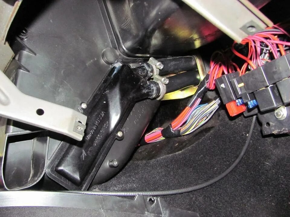 Не работает печка 21214. Отопитель салона нива 21213. Схема печки нива 21214. Нива 21214 блок испарителя. Печка нива 21214.