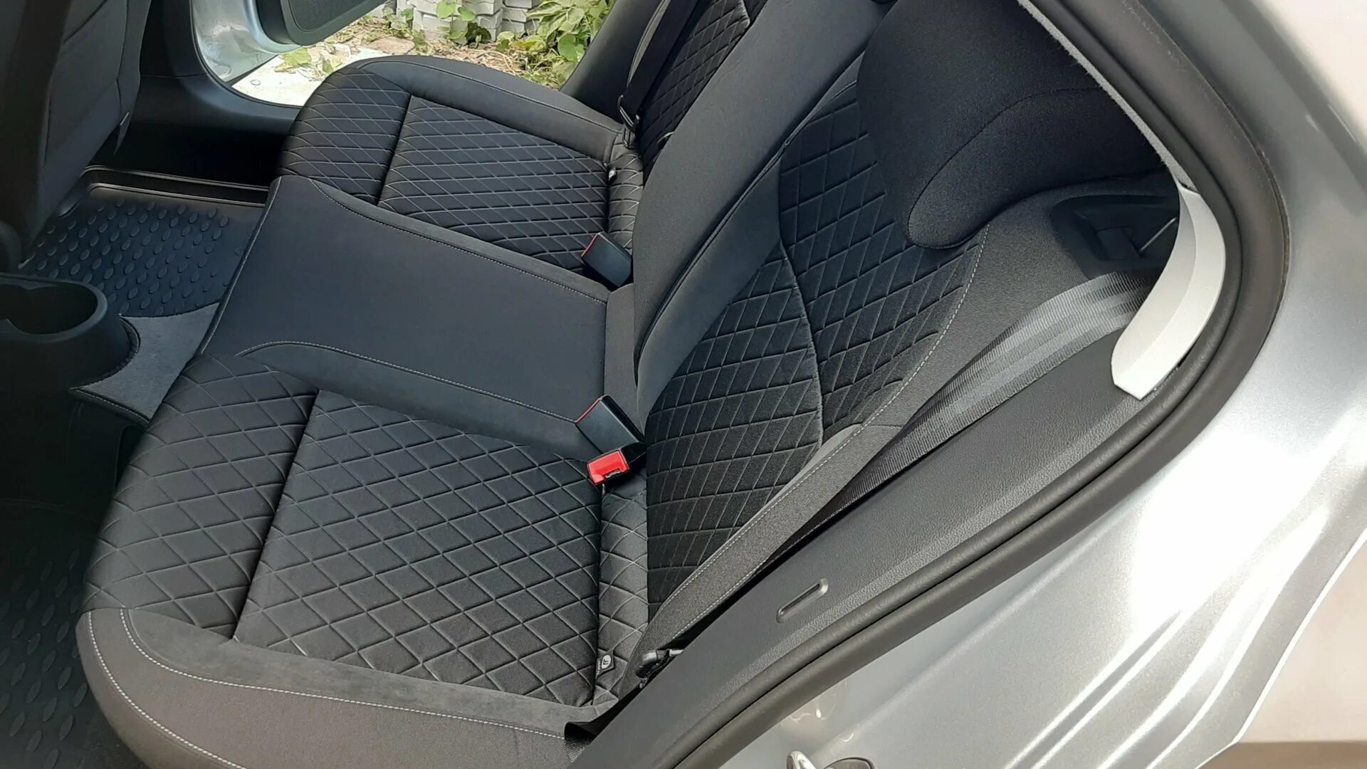 Чехлы шкода рапид 2019 ковши. Skoda rapid dynamic сиденья. Спортивные сиденья шкода рапид 2015. Сиденья ковши шкода рапид. Сиденье водительское шкода рапид.