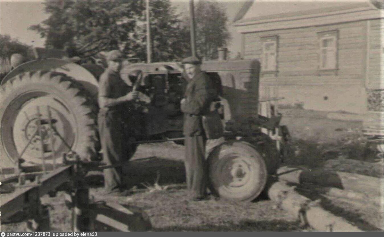 Тракторная комиссия. Машинно Тракторная станция Чургулды. Медынь 1941 год. Андросовская ремонтно Тракторная станция. Медынь в годы войны.