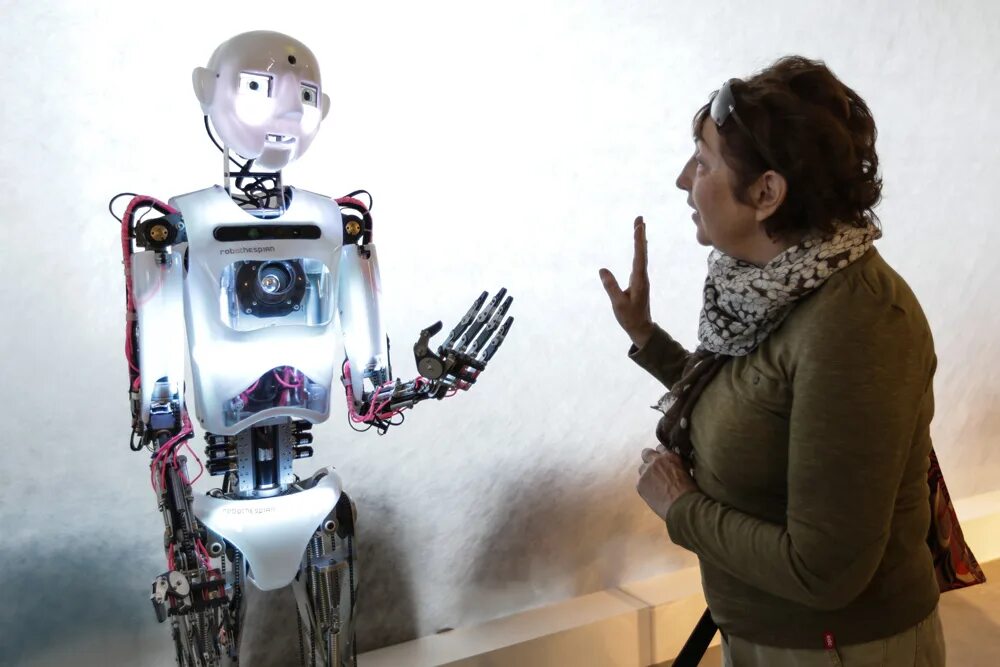 Робот общаться. Робот человек. Робот с искусственным интеллектом. Добрый робот. Социальные роботы.