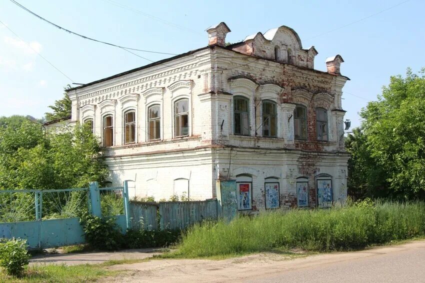 Купить дом юрьевец ивановская. Купеческий дом Юрьевец Ивановской области. Павликов дом Юрьевец Ивановская. Заброшенный дом в Юрьевце Ивановская область. Дом Демидова в Юрьевце Ивановской области.