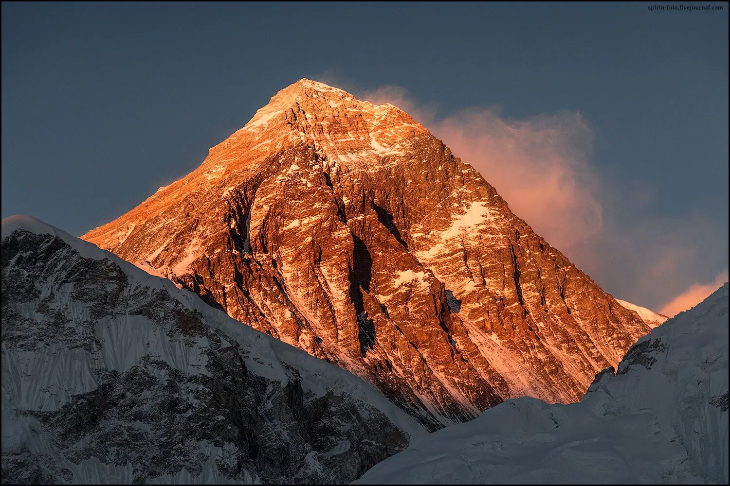 Гималаи эверест джомолунгма. Горы большое разрешение. Гора дюфур швейцария. Гора маттерхорн в швейцарии. Очень гор.