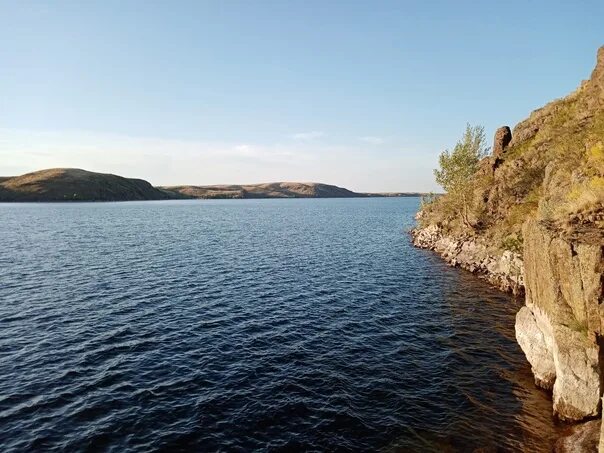 Ириклинское водохранилище сбрасывает на сегодня. Хрущевский затон ириклинское водохранилище. Ириклинское водохранилище орск. Ириклинское водохранилище оренбургская. Ириклинское водохранилище сбрасывает на сегодня.