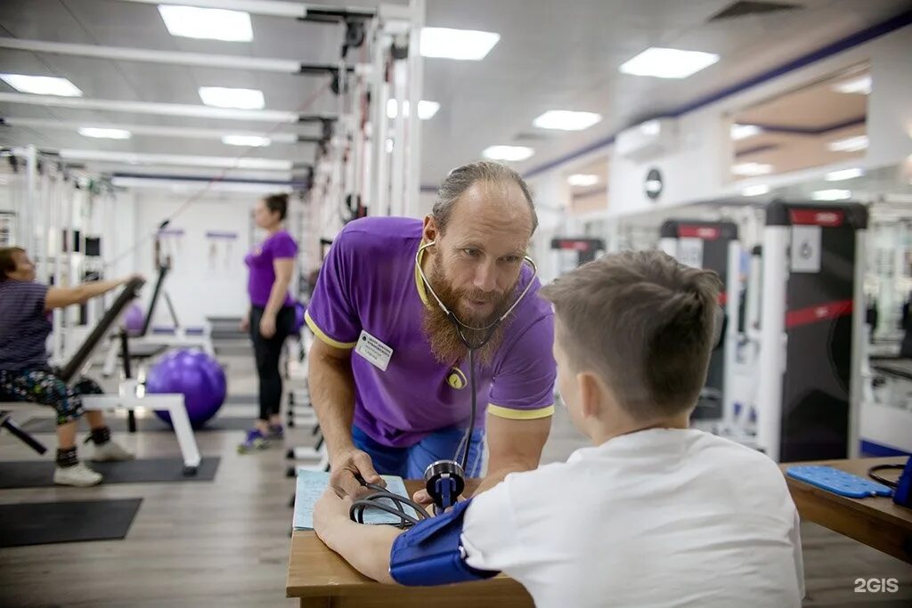 Ул коммуны 87 челябинск. Центр бубновского коммуны. Клиника бубновского белгород. Челябинск центр доктора бубновского сауна фото. Медицинские центры бубновского челябинске.