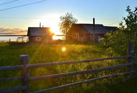 Песня деревенька три двора эх деревня