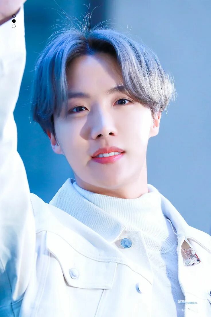 Хосок из bts. Хосок бтс. джей хоуп. бтс чон хосок. чон хосок 2025.