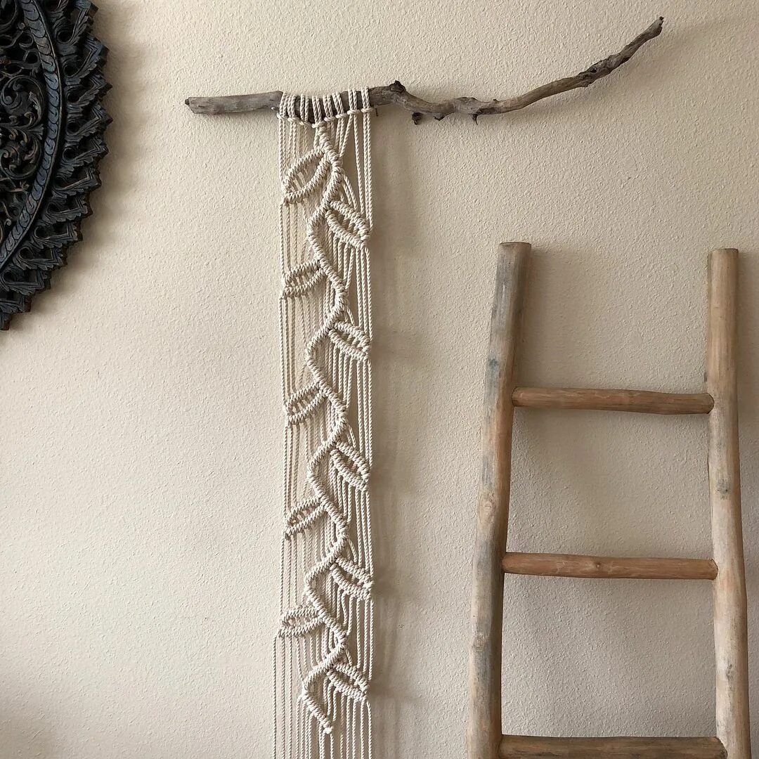 Полочка макраме на стену. Полочка макраме. Полка макраме. Полочка макраме. Полки макраме подвесные.