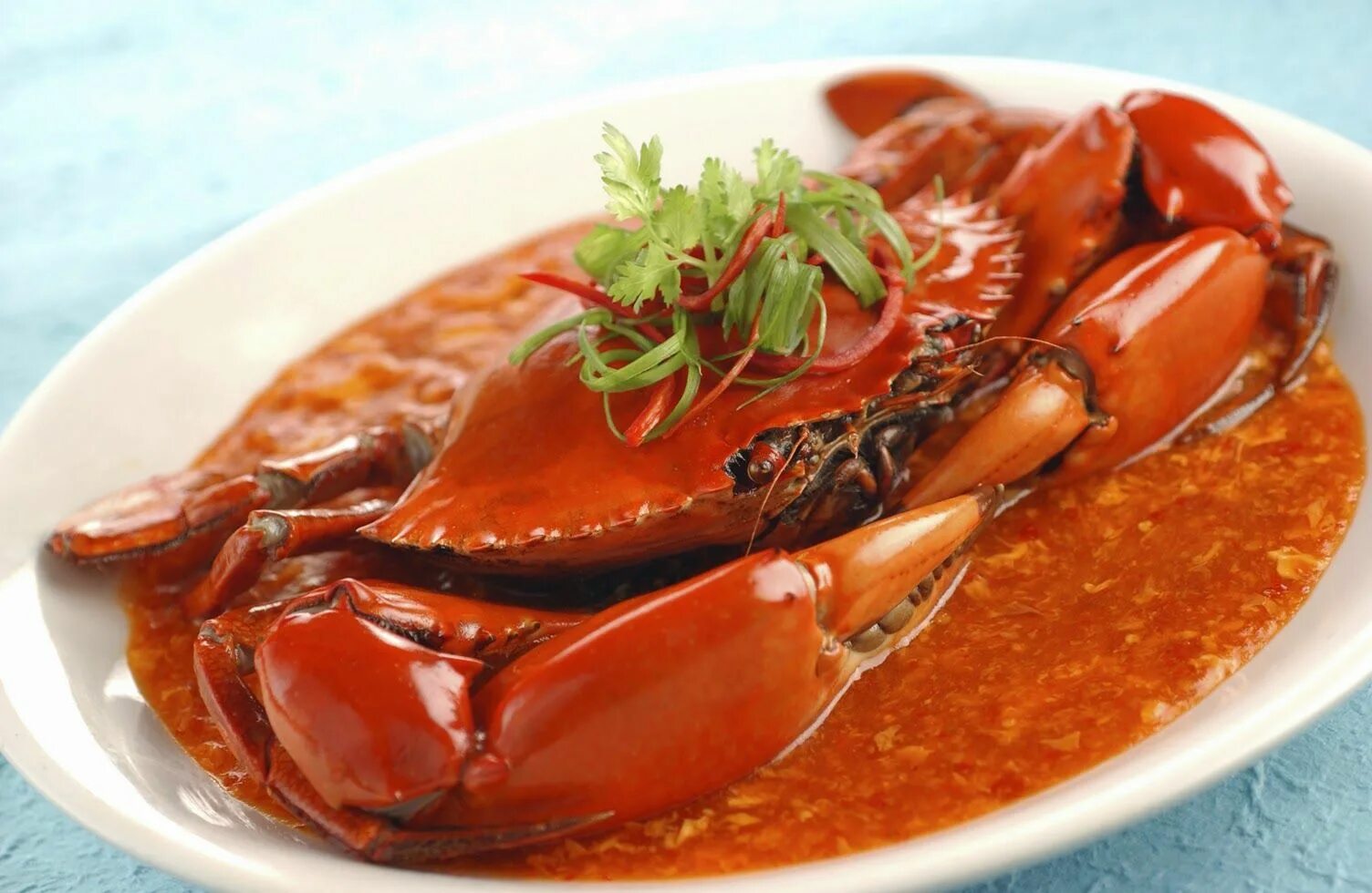 Ban cua. Чили краб Сингапур. Chilli Crab (Чили-краб). Соус Сингапурский Чили краб. Омары в соусе.