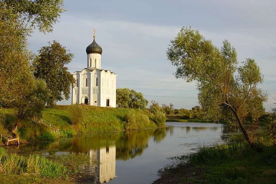 храм василия на горке в пскове. церковь василия великого на горке в пскове. храмовая архитектура древней руси. успенский собор московского кремля купола. деревянное зодчество руси 16 век.