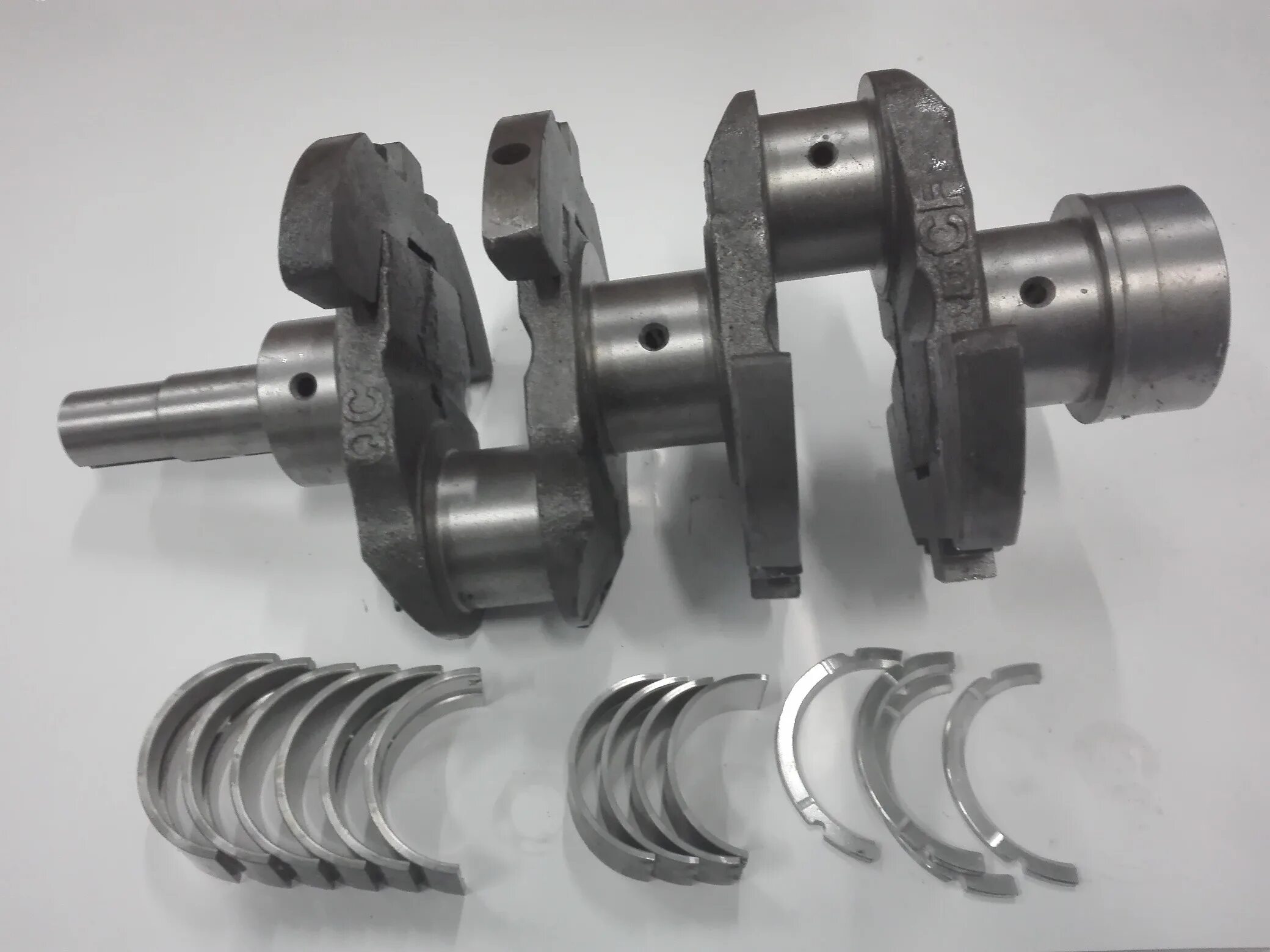 Коленвал на трактор. Коленвал юмз д-65. Коленвал т-25(д-21-1005011) d=14. Коленвал на трактор. Коленвал т-25(д-21-1005011) d=14.