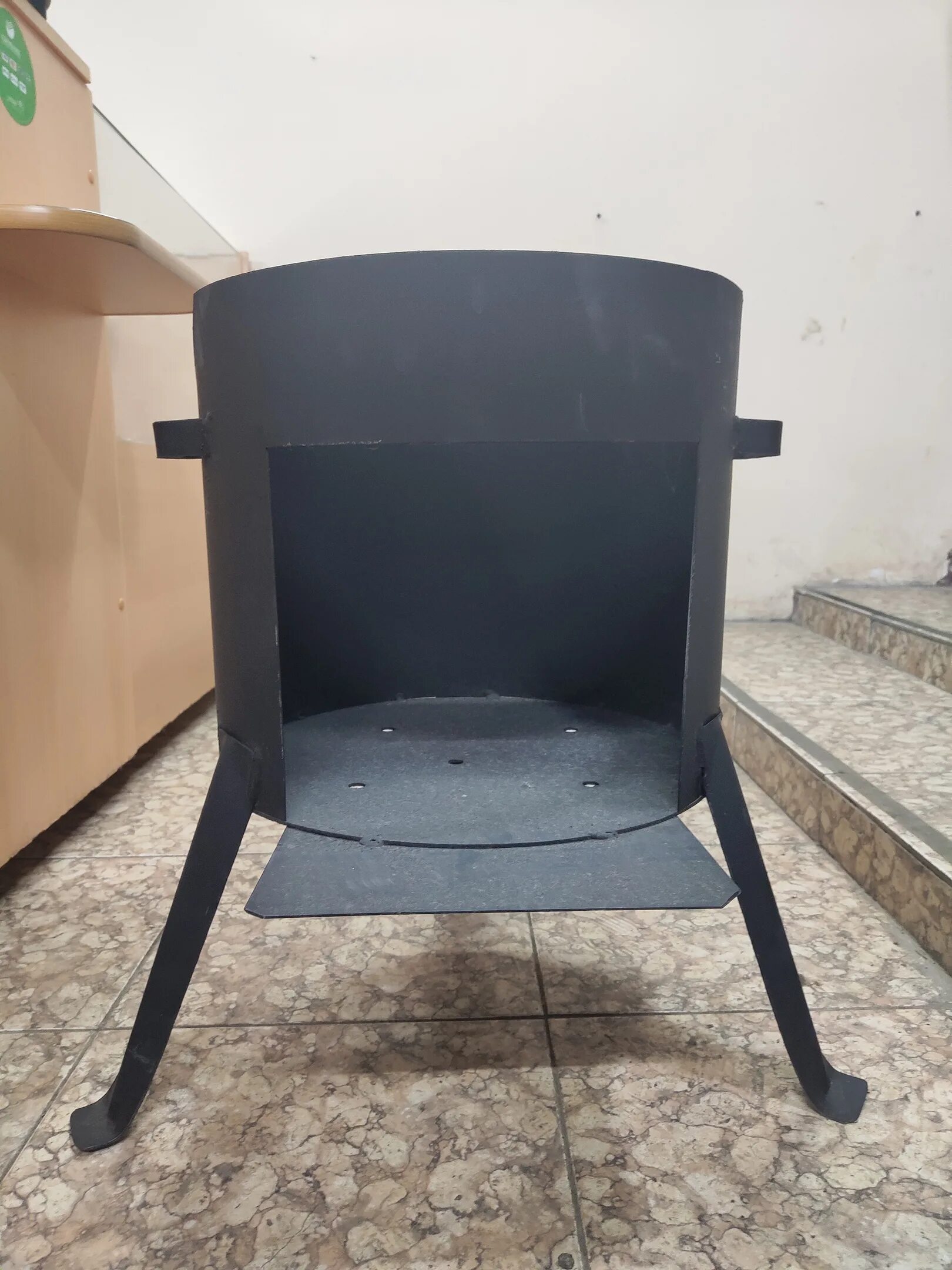 Курная печь древней руси. Курная изба русская печь по чёрному. Курная печь древней руси. Печь без трубы. Топка избы по черному.