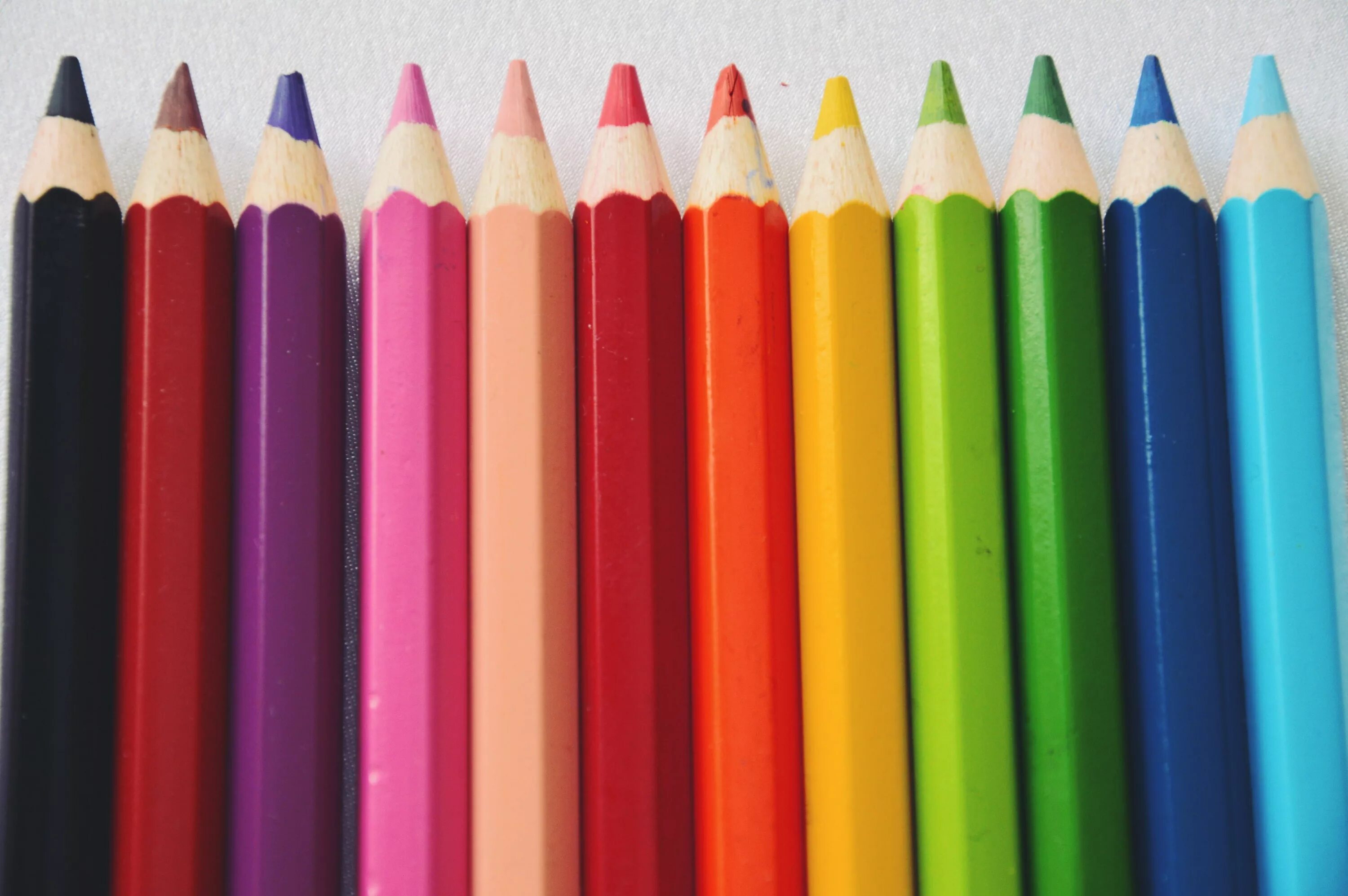 Карандаши цветные. Цветные карандаши картинки. Картинки карандашом. Цветные карандаши изображение.