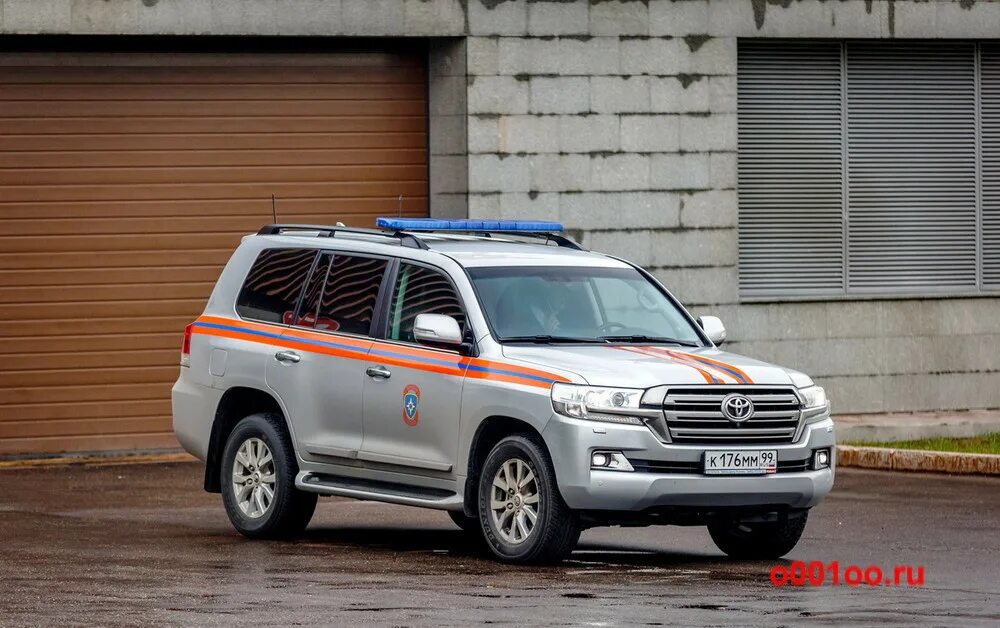 Цвета мчс номера. 555 мчс. 555 мчс. Тойота ленд крузер 200 полиция. Toyota land cruiser мчс.