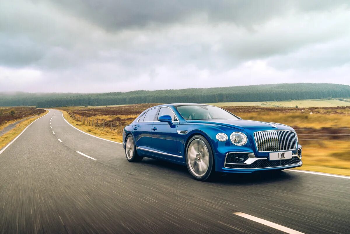 Бентли flying. Бентли Flying Spur 2020. Новый Bentley Flying Spur. Бентли седан 2020. Bentley Flying Spur 2022.