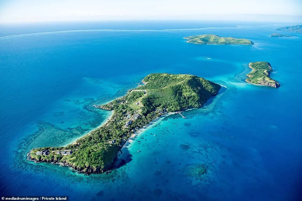 Three mile island карта. Остров пхт пхи тайланд. Лагуна пеле пхи пхи. Аэропорт маэ сейшелы. Майя-бэй остров пхи-пхи-ле.