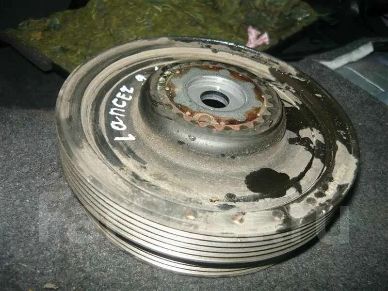 Шкив лансер 9. 6. Шкив коленвала 4ja1. Шкив насоса водяного mitsubishi lancer. Шкив коленвала митсубиси лансер 9 1.