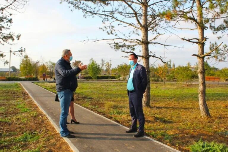 Погода джанкойский район. Яркое Джанкойский район. Село октябрь Джанкойский район. С яркое Джанкойского района Крым парк. Игорь Щербанюк Джанкойский район село яркое.