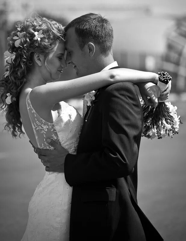 Чайка на свадьбу тюмень. Примерять свадебное платье. Вакансии свадебных. Event planner свадьбы. Вакансии свадебных.