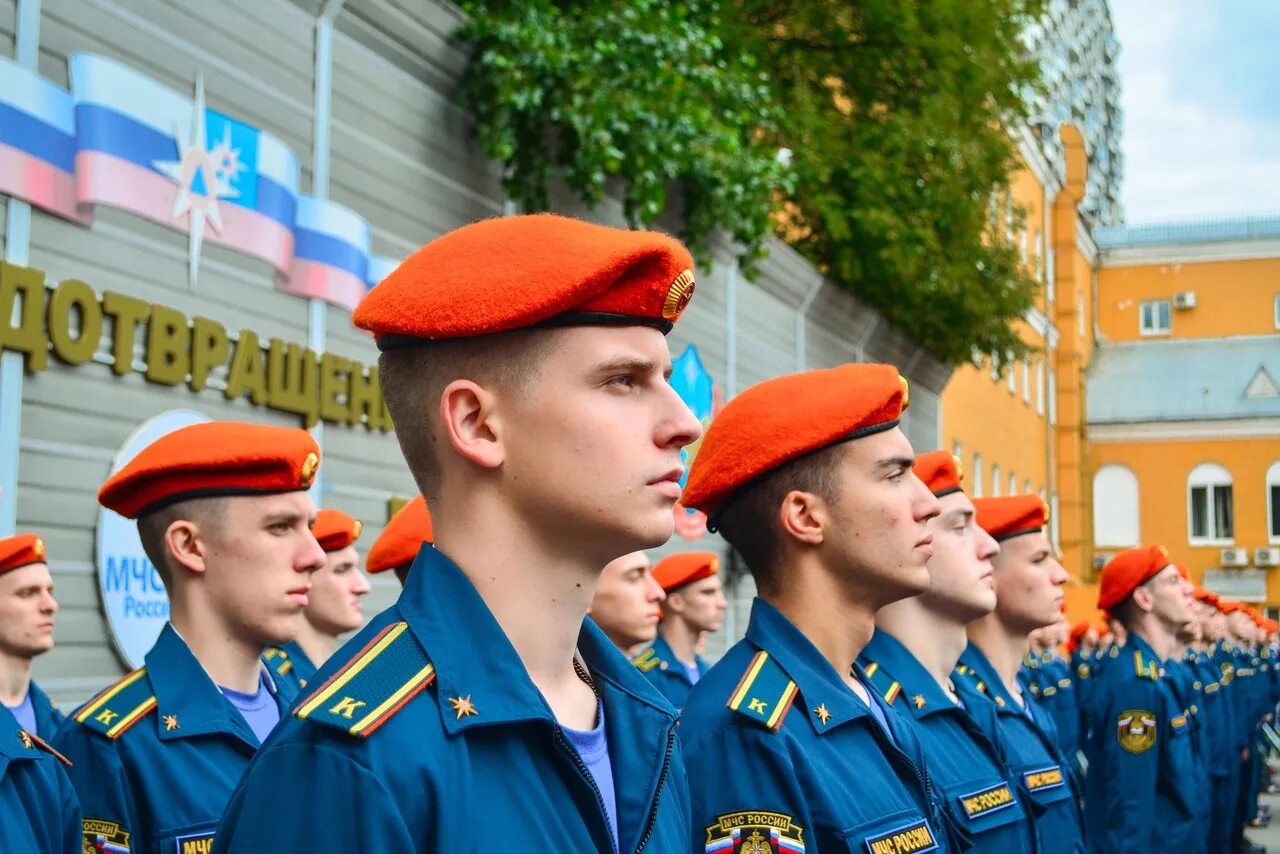 Академия МЧС России. АГПС МЧС РФ Академия государственной противопожарной службы. Московская Академия МЧС России. Курсанты АГЗ МЧС России.