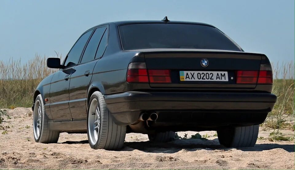 Е34 объем. BMW e34 стиль. БМВ е34 2.5. BMW e34 525ix. BMW e34 диски.