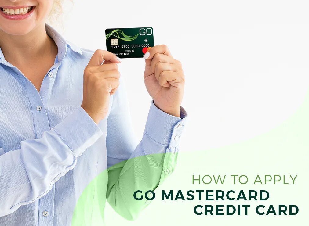 How to get a credit Card?. Digital credit Card. Apply for credit. Селфи девушка с картой Мастеркард.