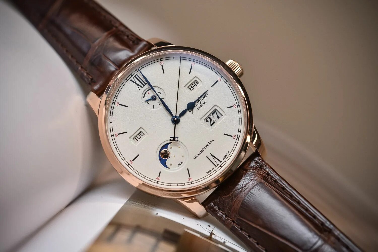 Как продать glashutte original. Glashütte original senator perpetual calendar. гласхютте. часы гласхютте оригинал. немецкие часы гласхютте оригинал.