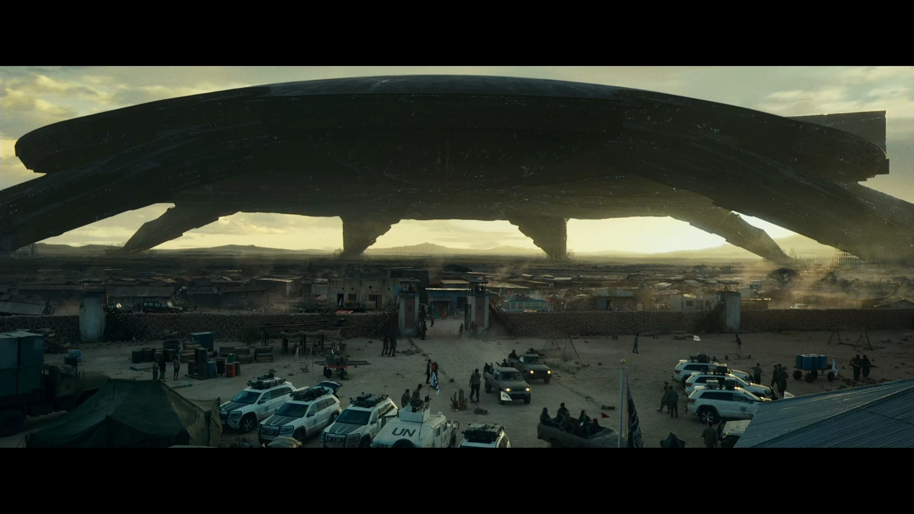 Независимость возрождение 2016. День независимости: возрождение / independence day: resurgence (2016). день независимости возрождение корабль пчеломатка. фильм день независимости 2 возрождение. день независимости возрождение фильм 2016 пчеломатка.